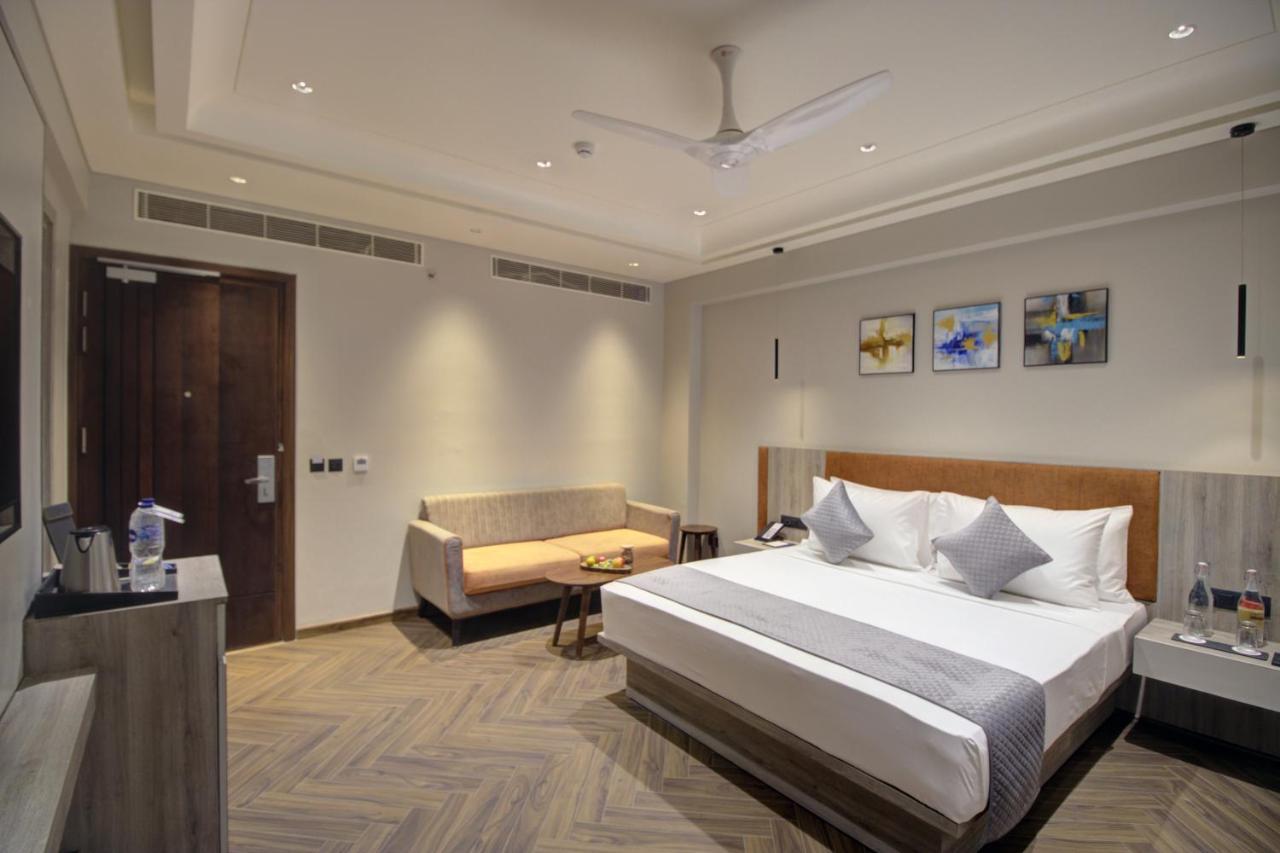 Cygnett Collection K K Hotel Faizābād Exterior foto