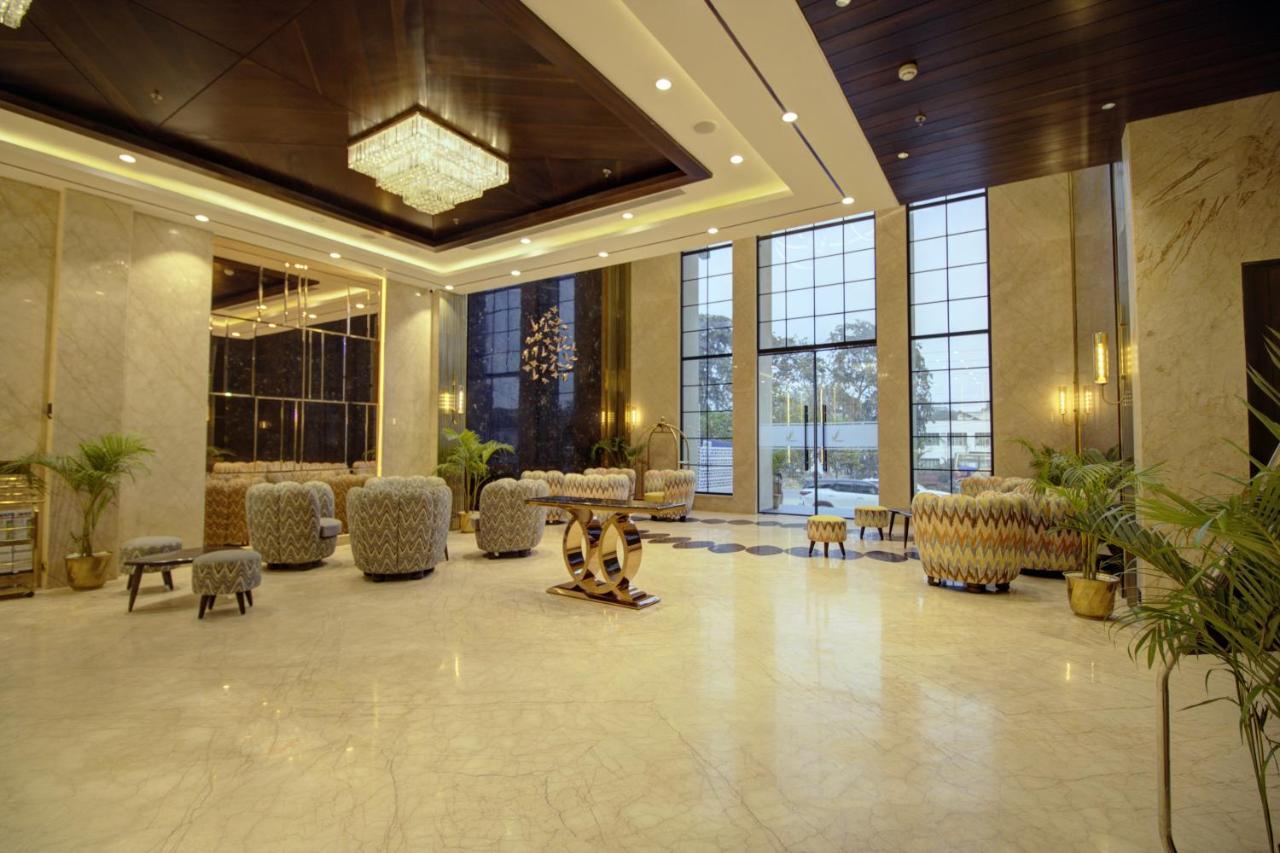 Cygnett Collection K K Hotel Faizābād Exterior foto